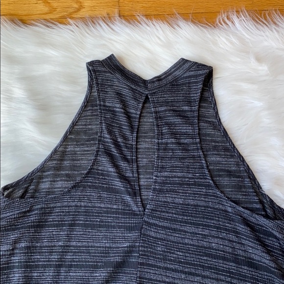 Express key hole tank top - Picture 3 of 3